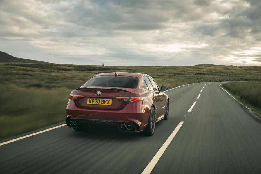  Alfa Romeo Giulia Quadrifoglio (952) 2020 года  (UK) (фото 32 из 34)